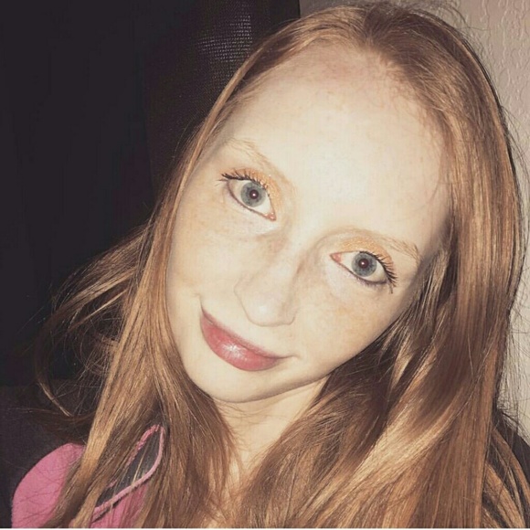 Hi my name is Chloe. :) - Picture 2 of 3